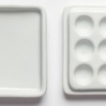 Keramisk palett med keramisk lokk. lite, med 12 rom